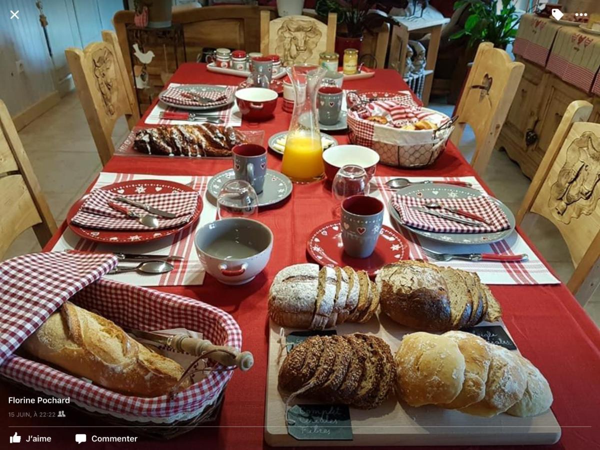 La Ferme De La-Haut B&B Le Haut-du-Them Экстерьер фото